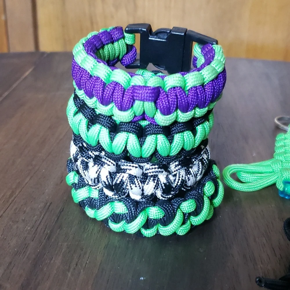 Bundle Handmade Paracord Woven Bracelest & Keychains